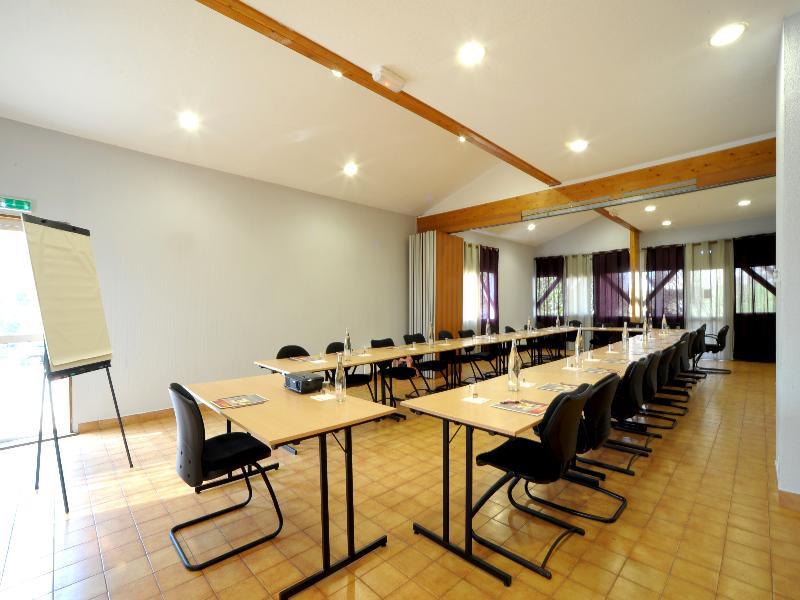 Enzo Hotels Trappes By Kyriad Direct المظهر الخارجي الصورة