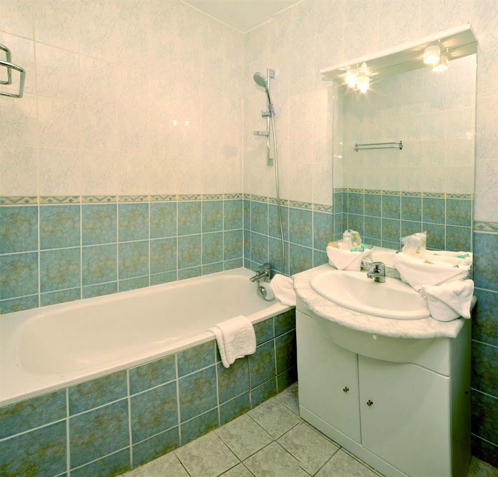 Enzo Hotels Trappes By Kyriad Direct المظهر الخارجي الصورة